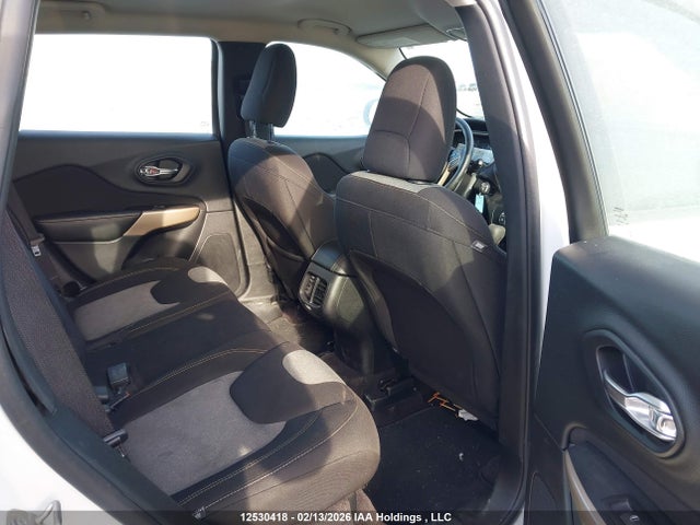1C4PJLAB7HW630121 Jeep Cherokee Sport
