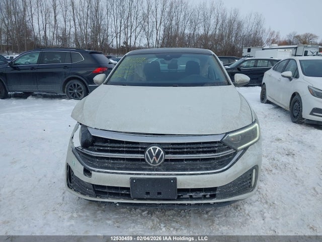 3VWGM7BU7NM016161 Volkswagen Jetta Highline