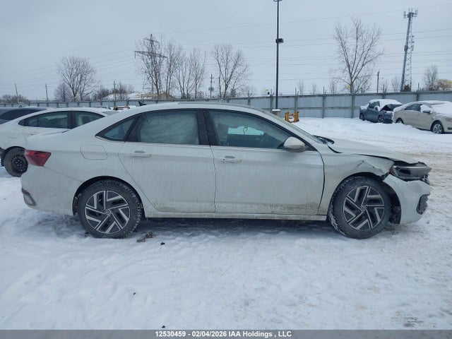 3VWGM7BU7NM016161 Volkswagen Jetta Highline