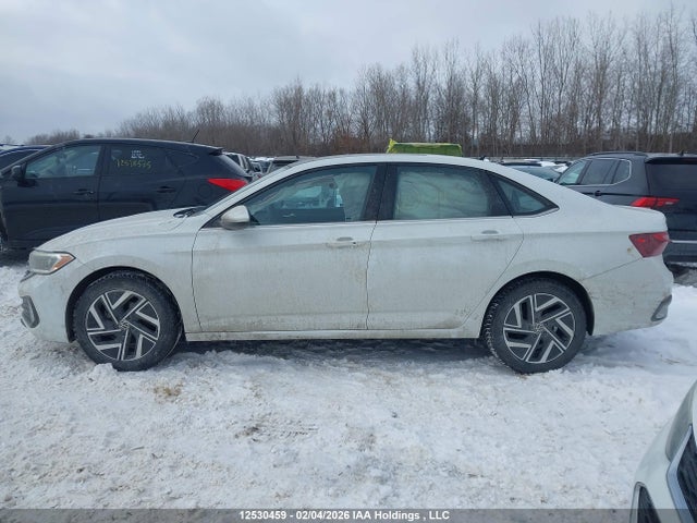3VWGM7BU7NM016161 Volkswagen Jetta Highline
