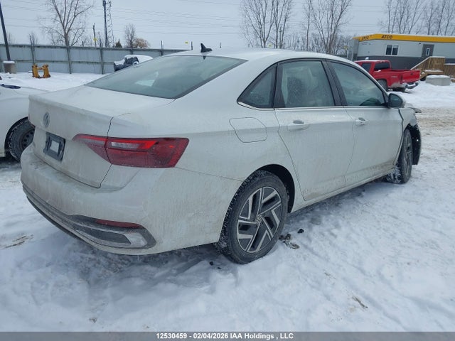 3VWGM7BU7NM016161 Volkswagen Jetta Highline