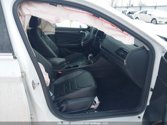 3VWGM7BU7NM016161 Volkswagen Jetta Highline