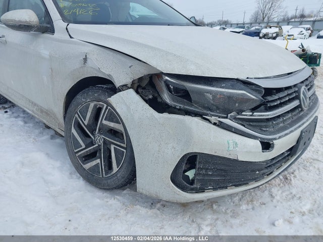 3VWGM7BU7NM016161 Volkswagen Jetta Highline