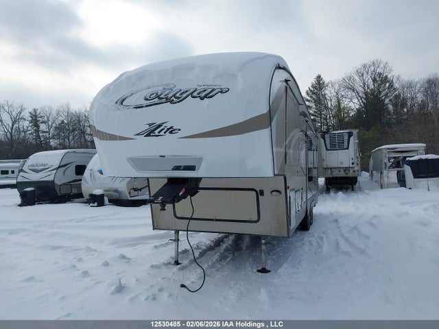 4YDF29R25G2506156 Cougar Roulotte 40pieds