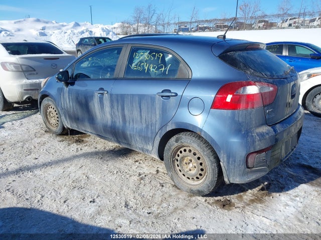12530519 :رقم المزاد ، KNADN5A35G6549271 vin ، 2016 Kia Rio مزاد بيع