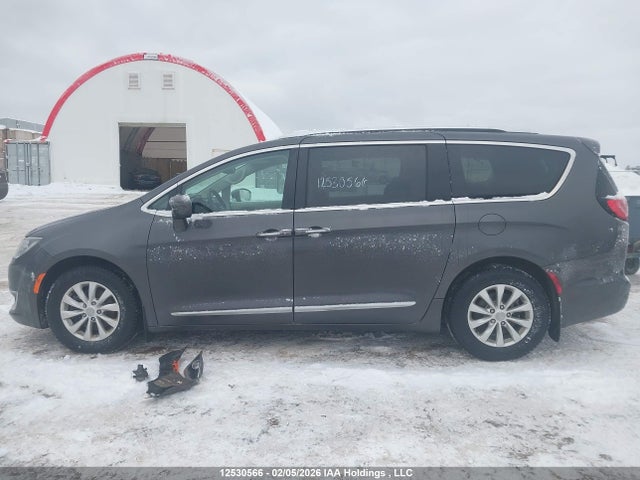 2C4RC1EG8JR105967 Chrysler Pacifica Touring-l Plus