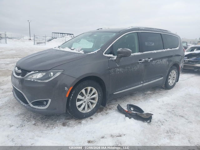 2C4RC1EG8JR105967 Chrysler Pacifica Touring-l Plus