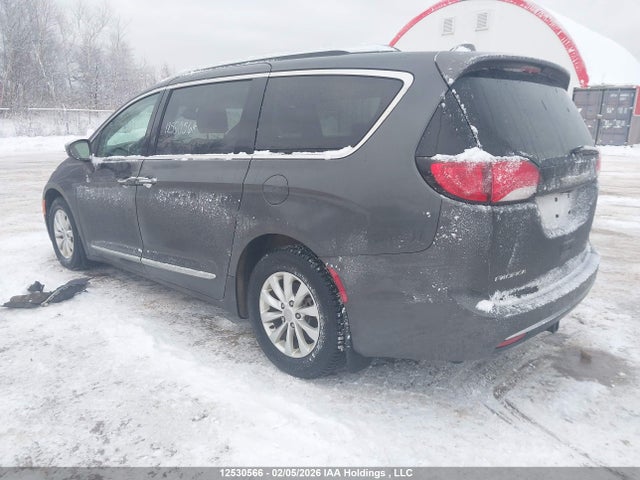 2C4RC1EG8JR105967 Chrysler Pacifica Touring-l Plus