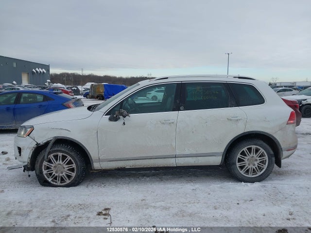 WVGRF7BP8HD000496 Volkswagen Touareg