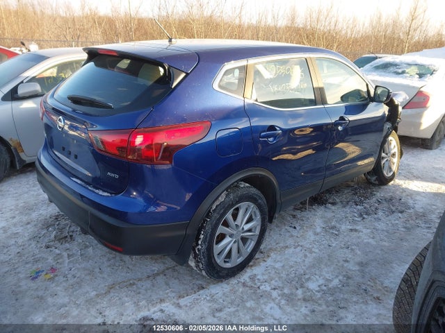 JN1BJ1CR2JW258219 Nissan Qashqai S/sl/sv