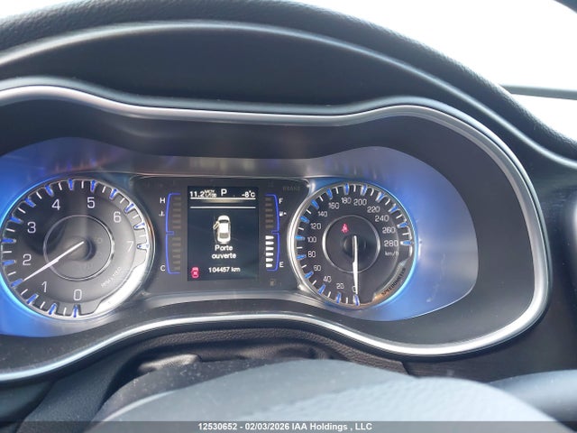 1C3CCCFB0FN629899 Chrysler 200 LX