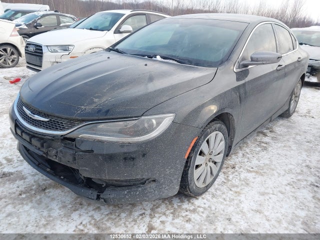1C3CCCFB0FN629899 Chrysler 200 LX