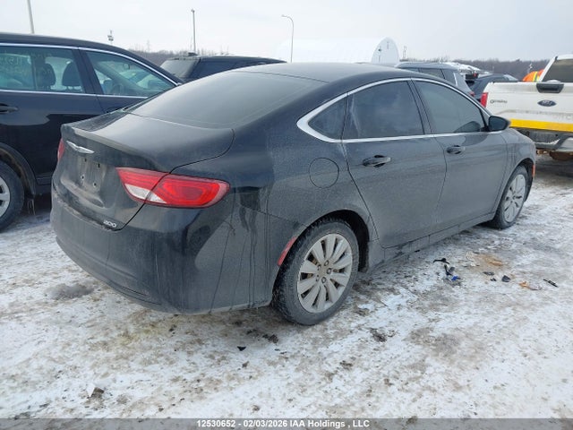1C3CCCFB0FN629899 Chrysler 200 LX