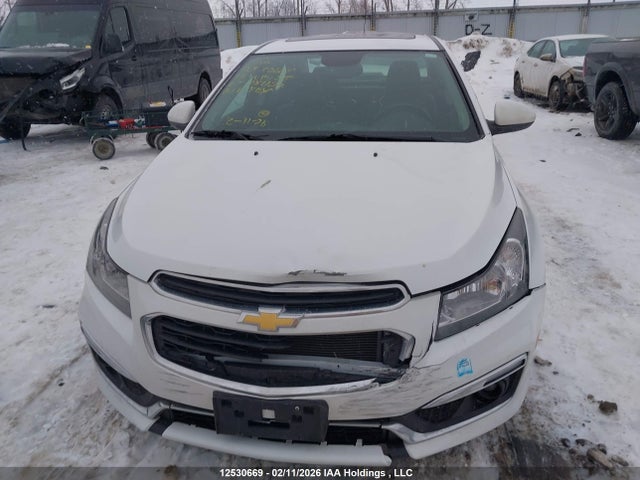1G1PE5SB0F7251122 Chevrolet Cruze 2lt