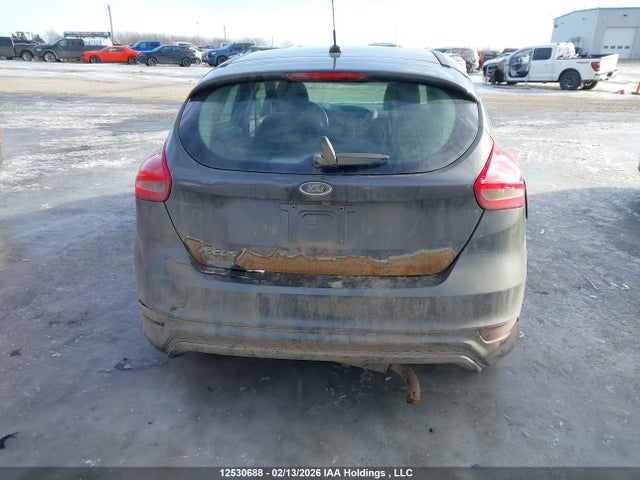 Ford FOCUS SE 2016 1FADP3K2XGL265259 Image 17