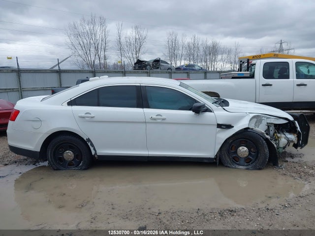 2013 Ford Taurus Police Interceptor მანქანა იყიდება აუქციონზე, vin: 1FAHP2M83DG208984, აუქციონის ნომერი: 12530700