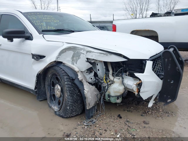 2013 Ford Taurus Police Interceptor მანქანა იყიდება აუქციონზე, vin: 1FAHP2M83DG208984, აუქციონის ნომერი: 12530700