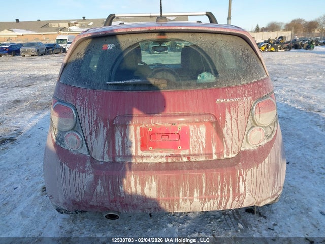 1G1JD6SH7F4172437 Chevrolet SONIC LT