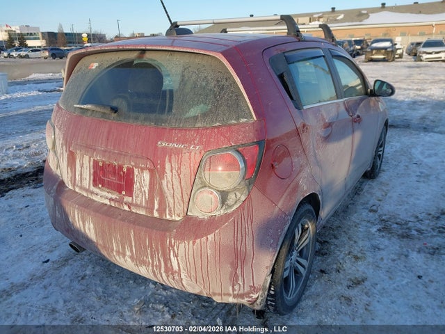 1G1JD6SH7F4172437 Chevrolet SONIC LT