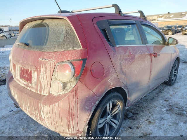 1G1JD6SH7F4172437 Chevrolet SONIC LT
