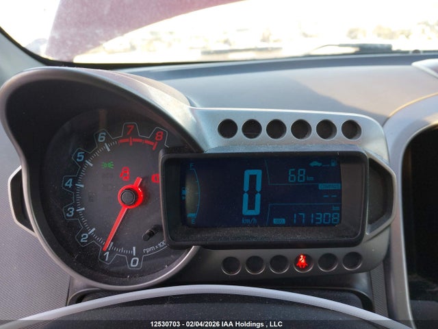 1G1JD6SH7F4172437 Chevrolet SONIC LT