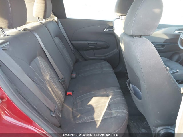 1G1JD6SH7F4172437 Chevrolet SONIC LT