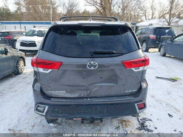 5TDJZRFH3JS558810 Toyota Highlander Se/xle