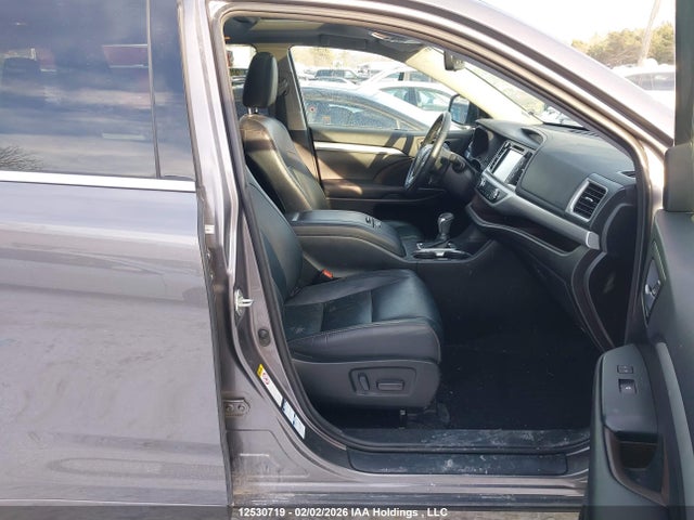 5TDJZRFH3JS558810 Toyota Highlander Se/xle