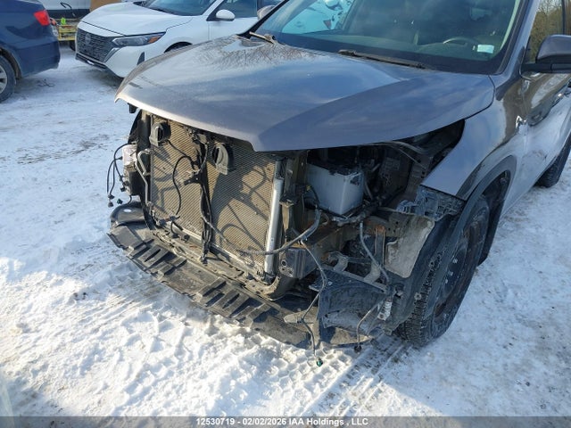5TDJZRFH3JS558810 Toyota Highlander Se/xle