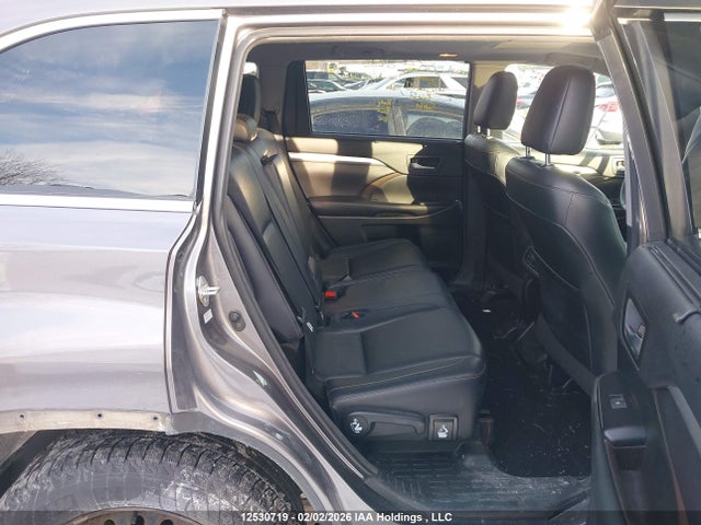 5TDJZRFH3JS558810 Toyota Highlander Se/xle