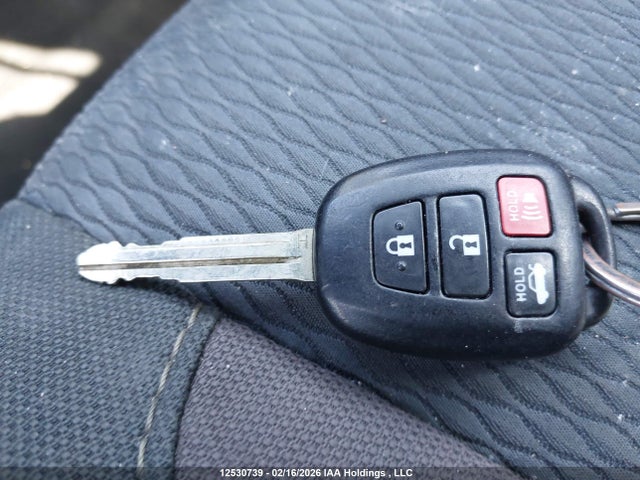 2T1BURHE0HC903039 Toyota COROLLA LE