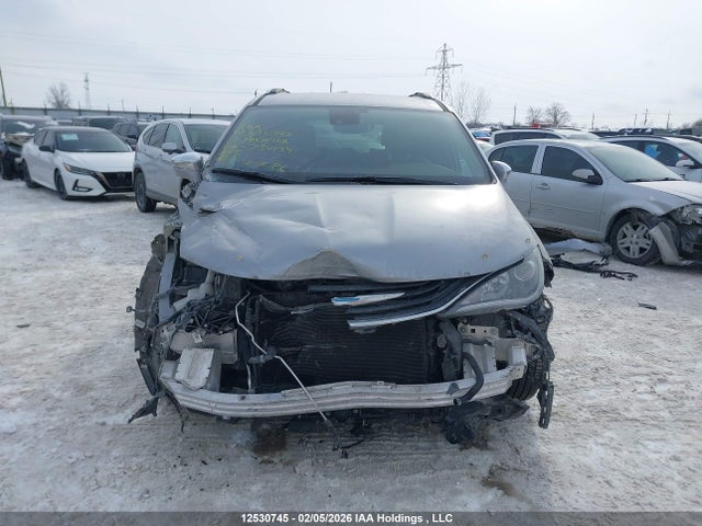 Chrysler Pacifica Hybrid Limited 2019 2C4RC1N73KR734134 Image 12