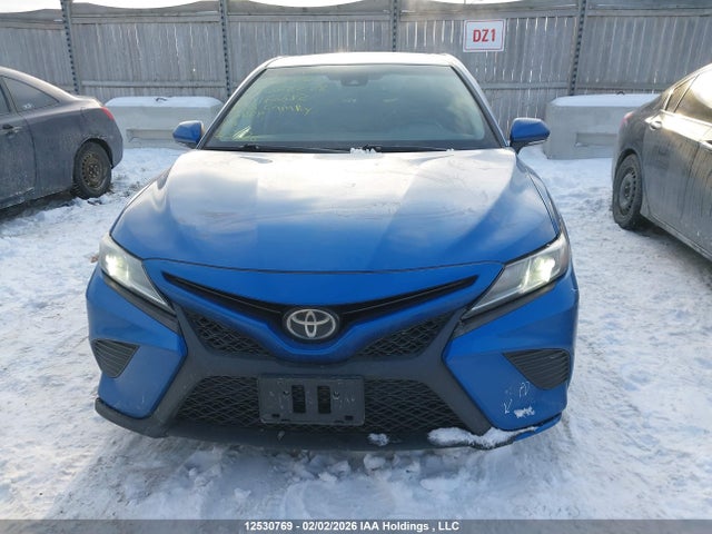 4T1B11HK2JU076228 Toyota CAMRY SE