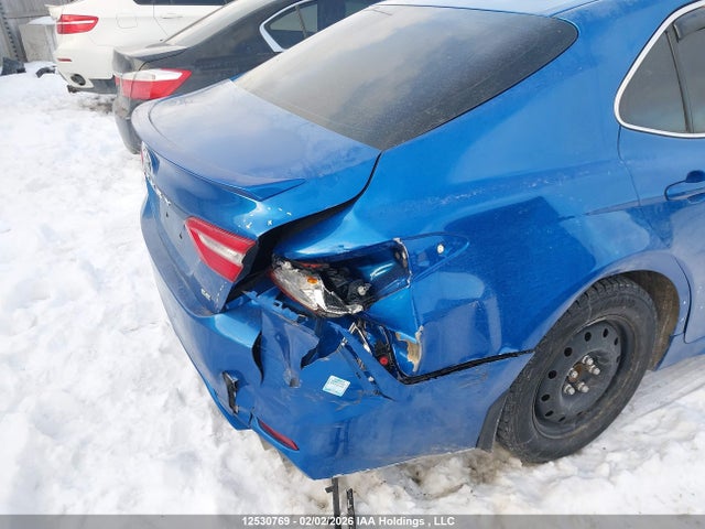 4T1B11HK2JU076228 Toyota CAMRY SE