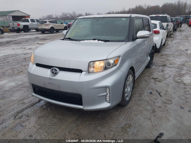 Scion XB 2015 JTLZE4FE0FJ073105 Image 2