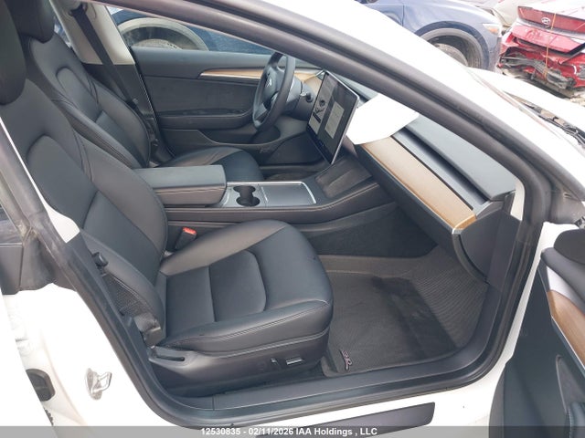 12530835 :رقم المزاد ، 5YJ3E1EB9NF126865 vin ، 2022 Tesla Model 3 Long Range مزاد بيع