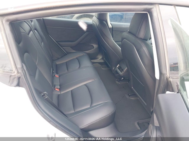 12530835 :رقم المزاد ، 5YJ3E1EB9NF126865 vin ، 2022 Tesla Model 3 Long Range مزاد بيع