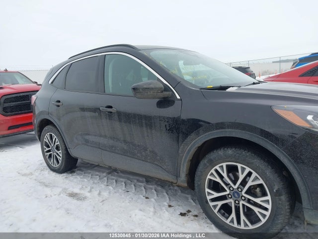 1FMCU9H69MUA72565 Ford ESCAPE SEL