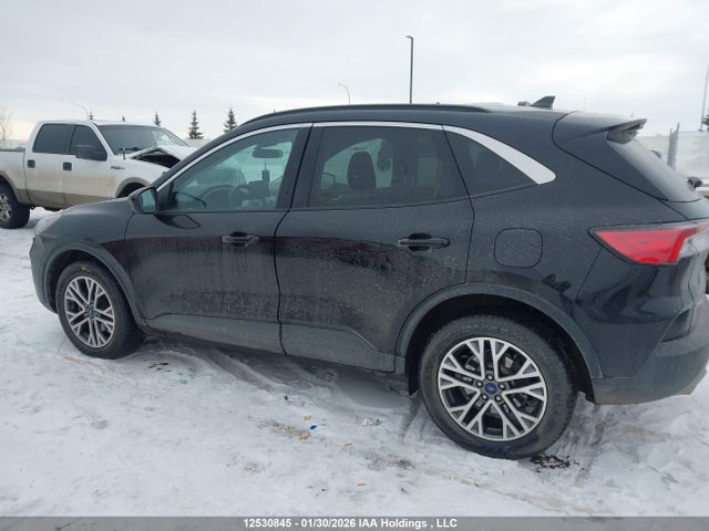 1FMCU9H69MUA72565 Ford ESCAPE SEL