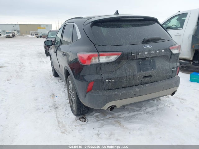 1FMCU9H69MUA72565 Ford ESCAPE SEL