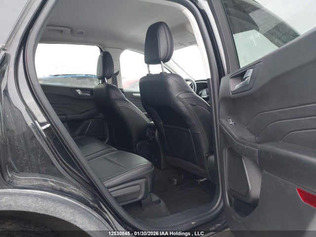 1FMCU9H69MUA72565 Ford ESCAPE SEL