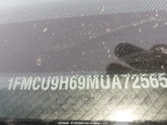 1FMCU9H69MUA72565 Ford ESCAPE SEL