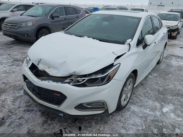 Chevrolet Cruze Premier Auto 2018 1G1BF5SM5J7102416 Image 2