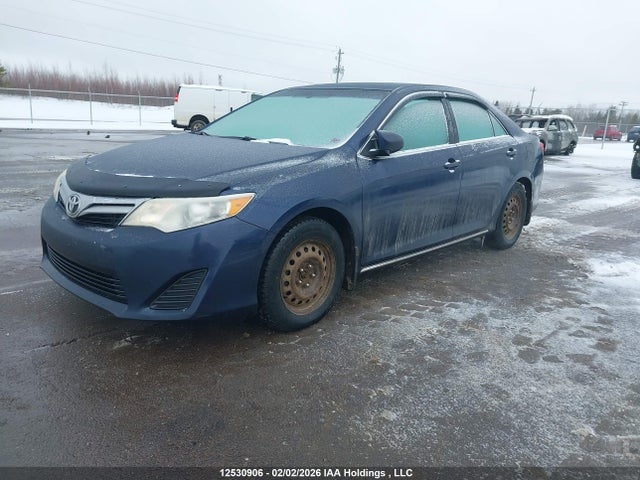 2014 Toyota Camry Le მანქანა იყიდება აუქციონზე, vin: 4T1BF1FK4EU823693, აუქციონის ნომერი: 12530906