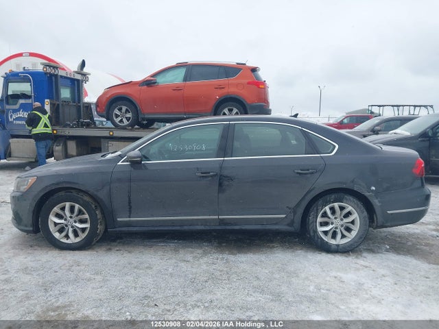 1VWAT7A3XHC056306 Volkswagen Passat 1.8 Tsi Trendline+