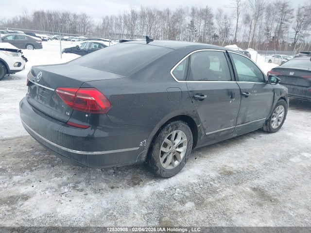 1VWAT7A3XHC056306 Volkswagen Passat 1.8 Tsi Trendline+
