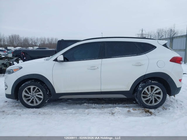 KM8J3CA40JU748316 Hyundai Tucson Limited/sport And Eco/se