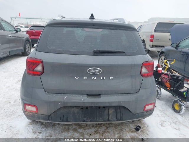 Hyundai Venue Ultimate With Black Interior 2022 KMHRC8A3XNU187524 Image 16