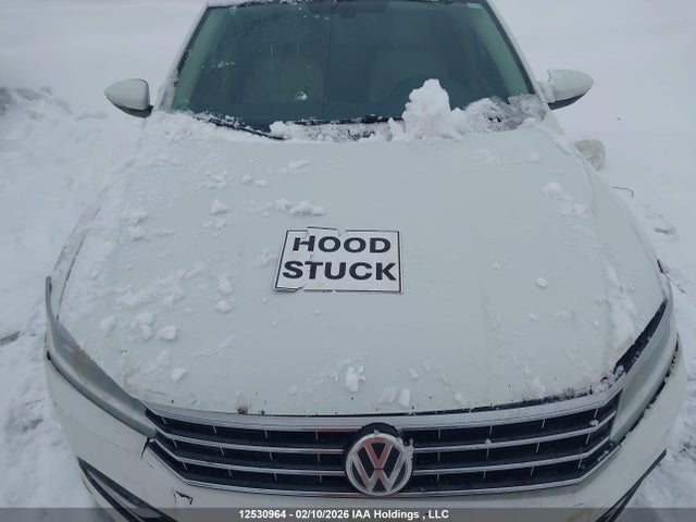 Volkswagen Passat 2017 1VWCT7A34HC013721 Image 10