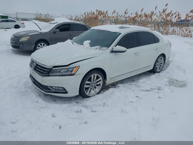 Volkswagen Passat 2017 1VWCT7A34HC013721 Image 2